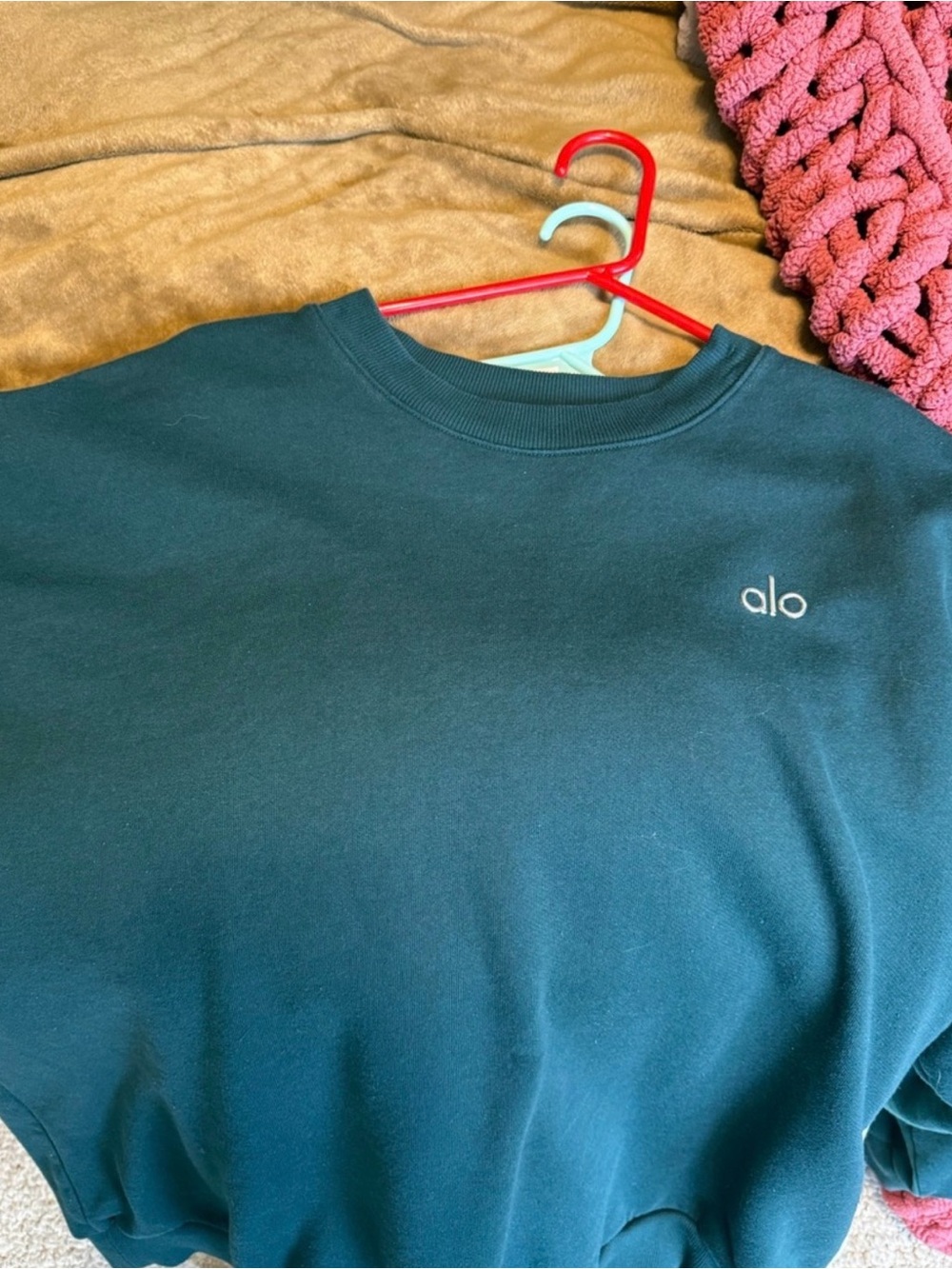 Alo Women’s Crewneck Sweatshirt in Forest Green- M